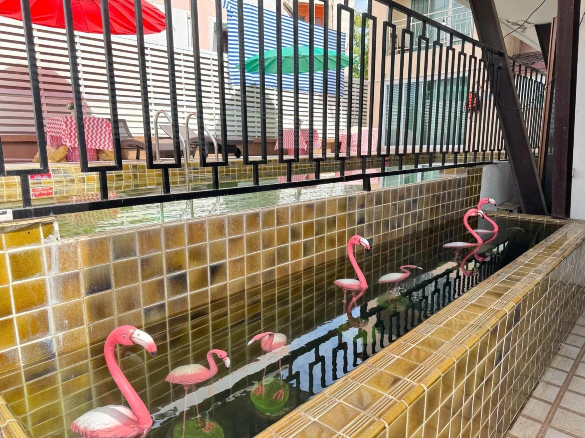 Collection O Bupamontra Chiangmai 호텔 치앙마이 외부 사진